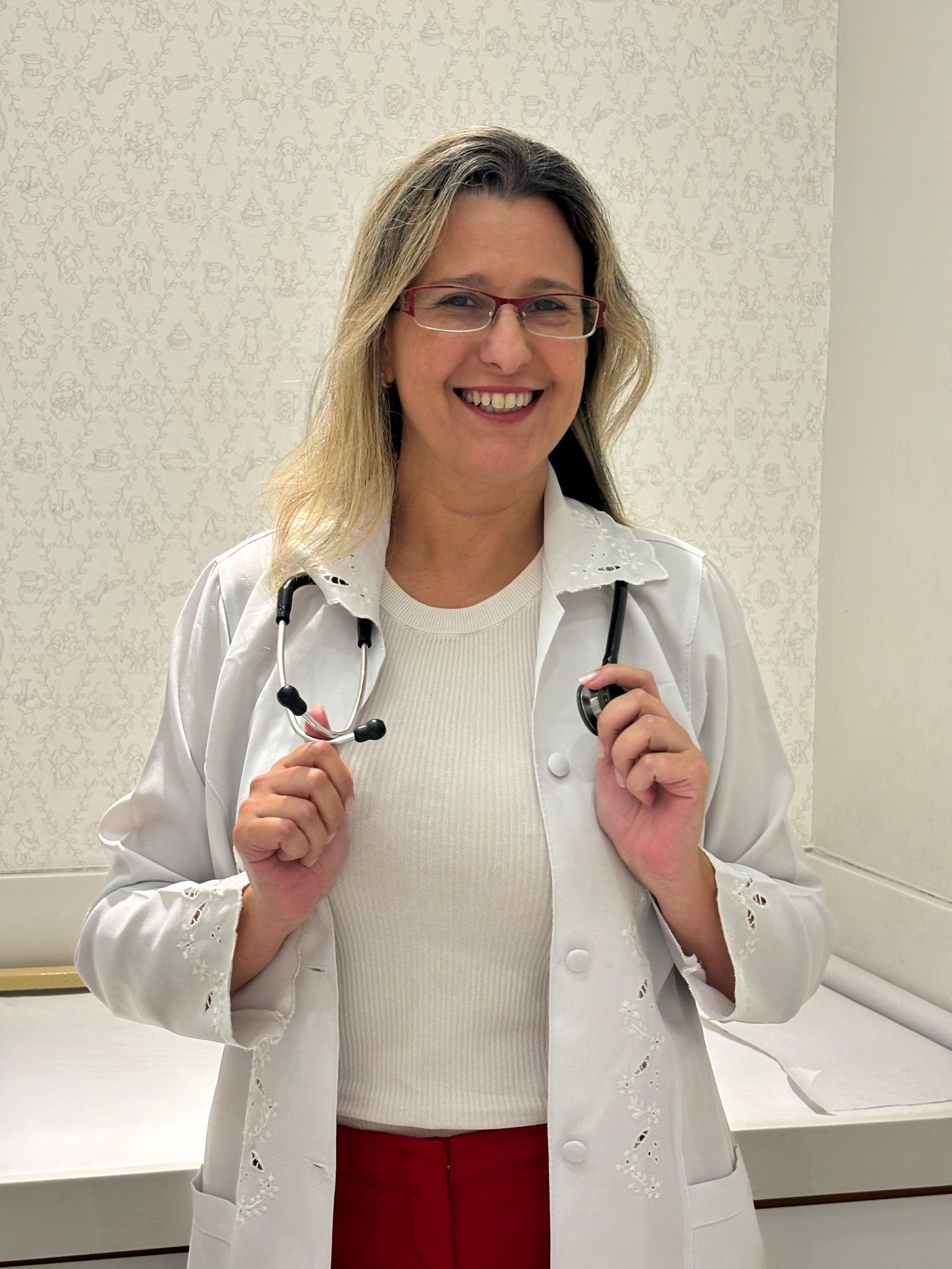 Dra. Maracheila Drumond, pediatra e neonatologista